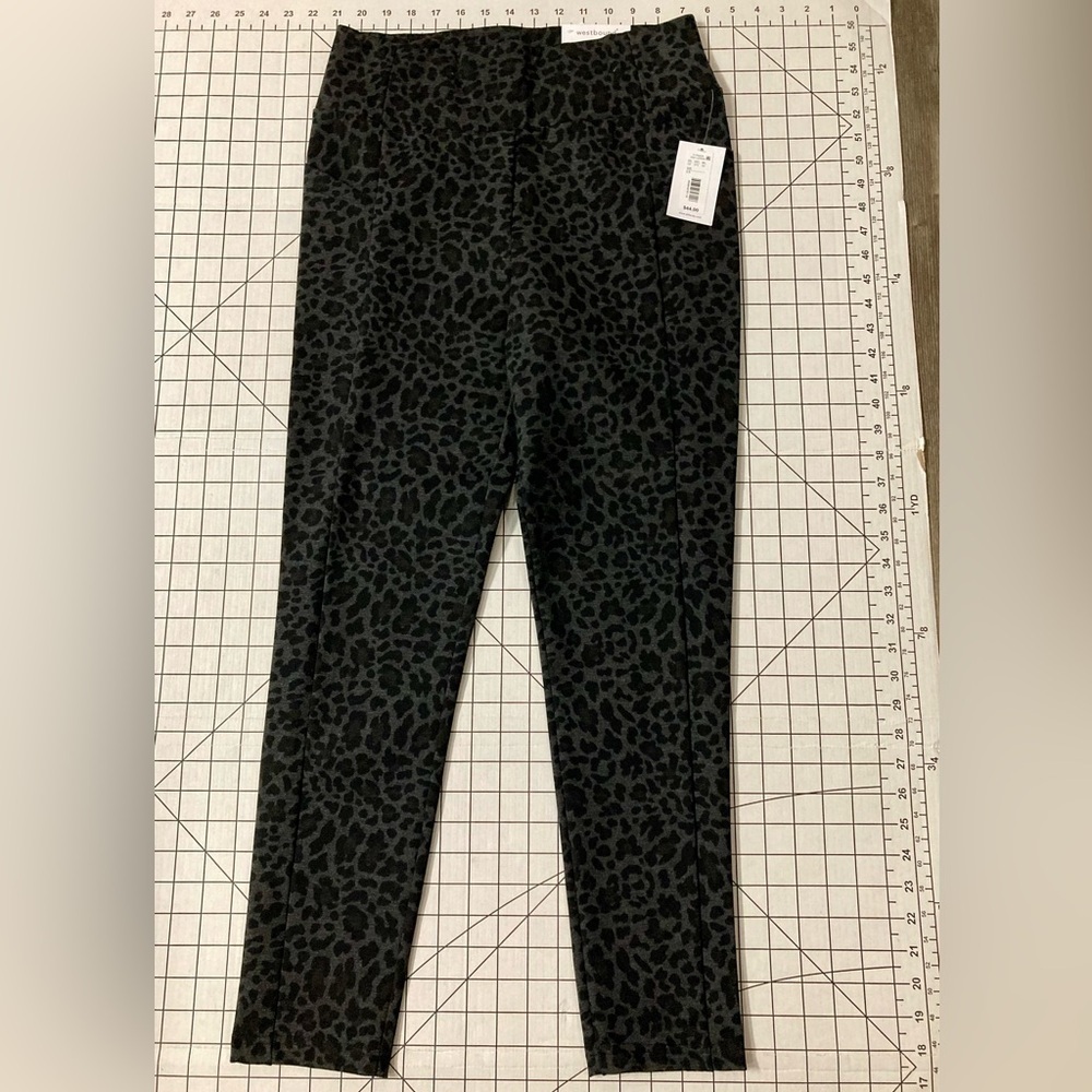 NWT Westbound Women’s Size SR Gray Leopard Essential‎ High Rise Skinny Leggings